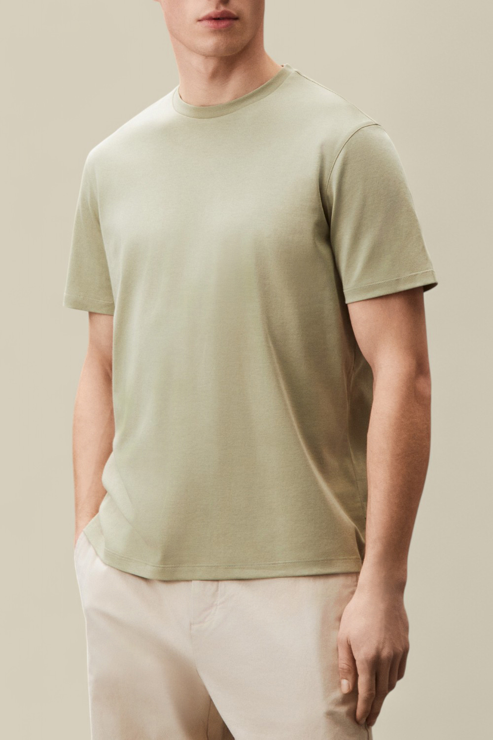 תמונת דוגמן קידמית של חולצת טי