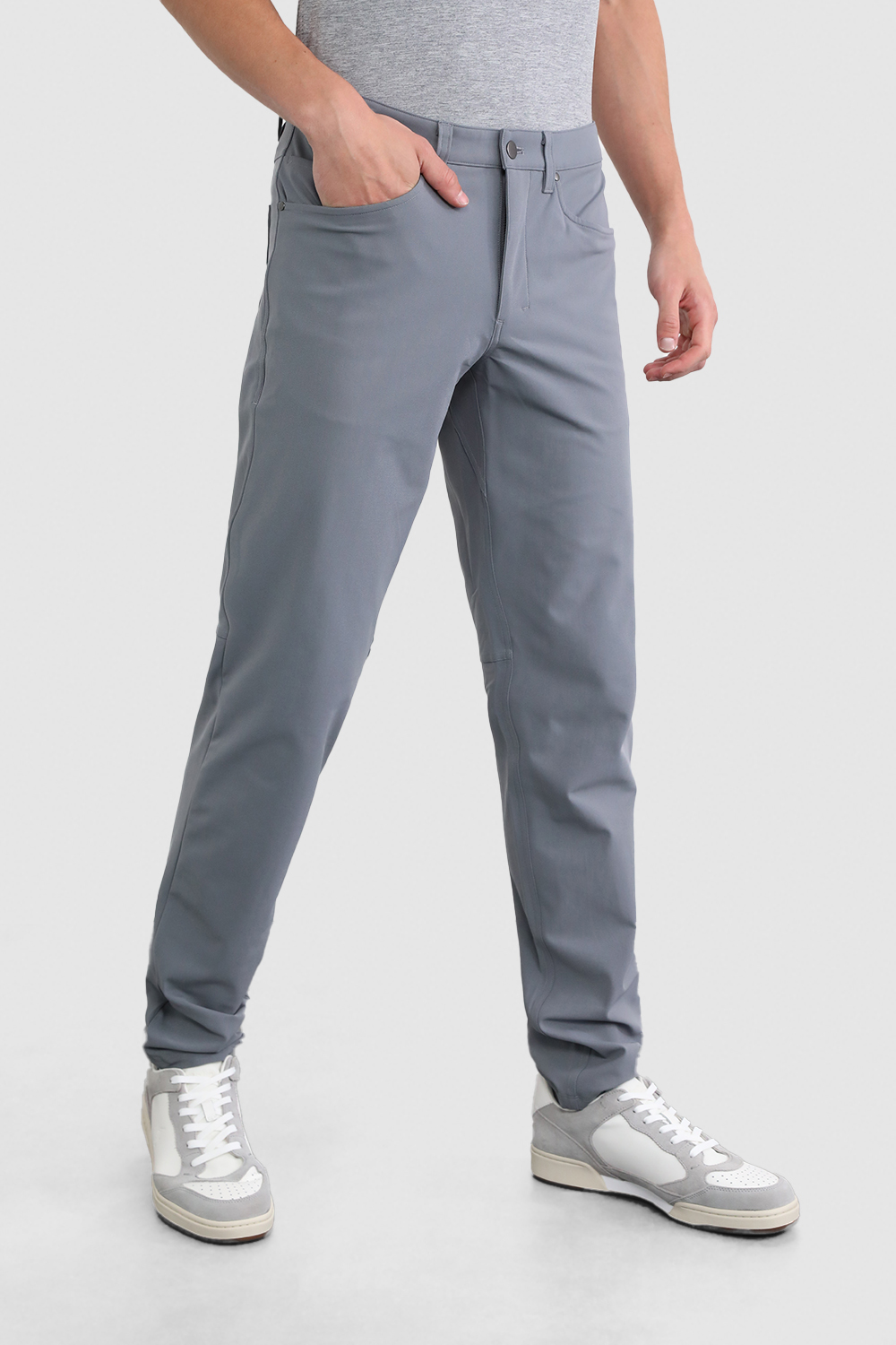 תמונת דוגמן קידמית של ABC Classic-Fit Pant 34"