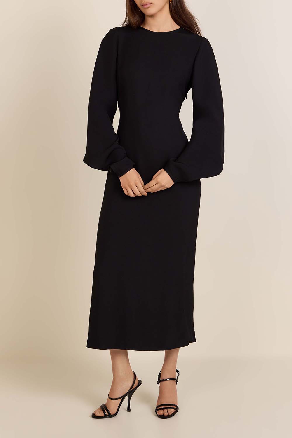 תמונת דוגמן קידמית של שמלת מידי