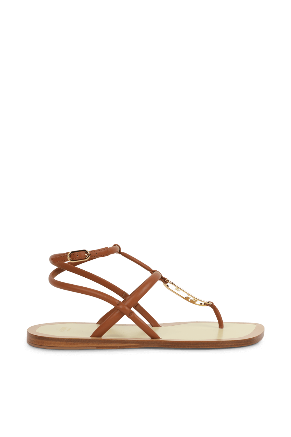 תמונה קידמית של סנדלי רצועות עור חום עם לוגו מוזהב