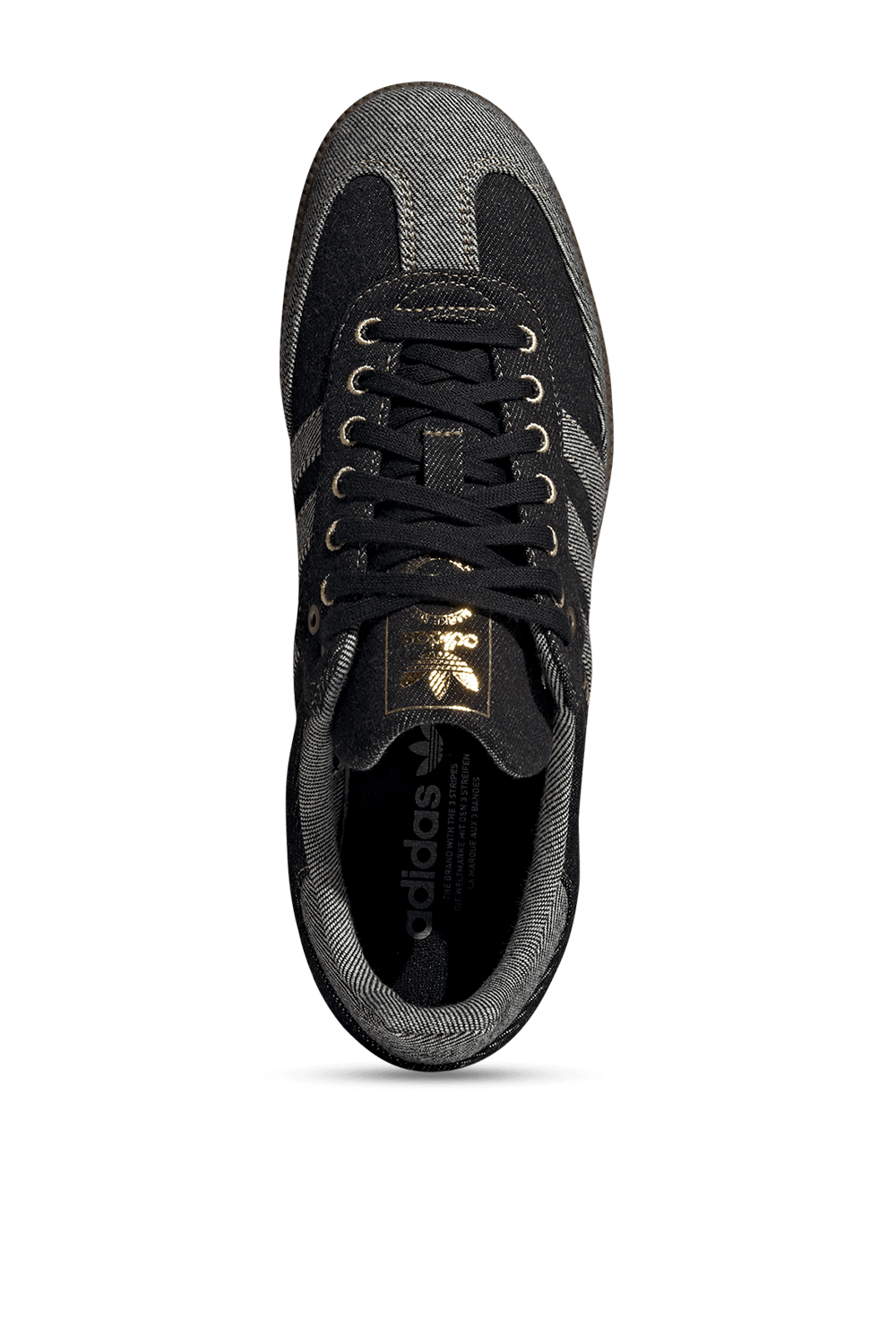 תמונת תקריב של נעלי סניקרס סמבה ג'ינס