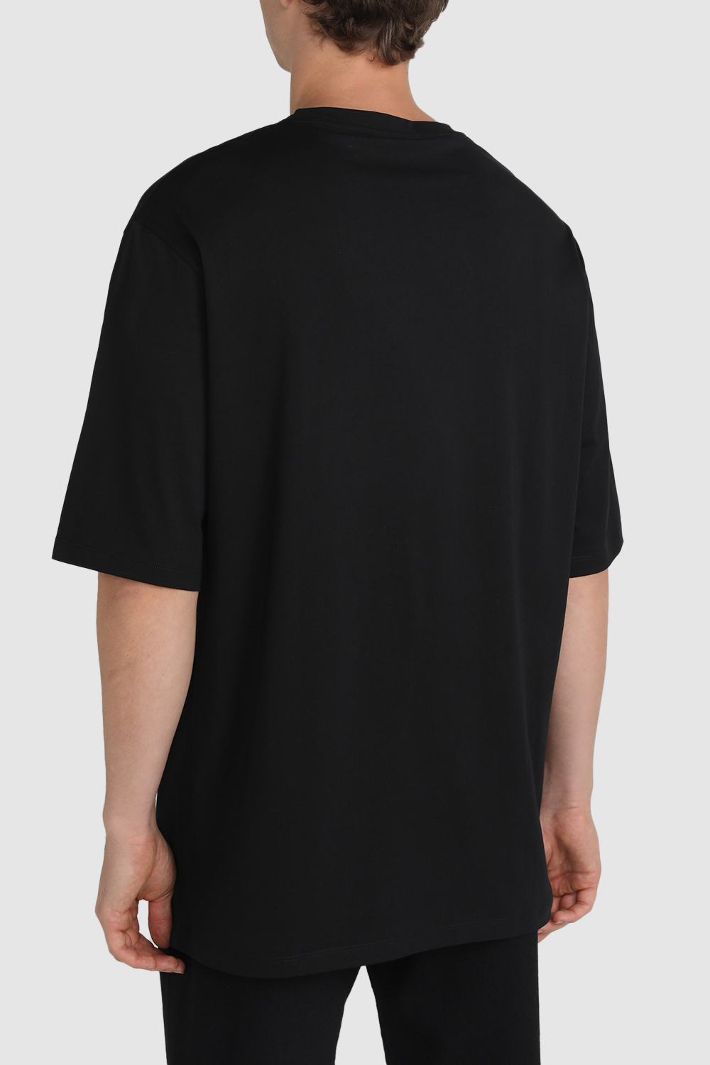 תמונת דוגמן אחורית של חולצת טי עם הדפס תמונות פולארויד