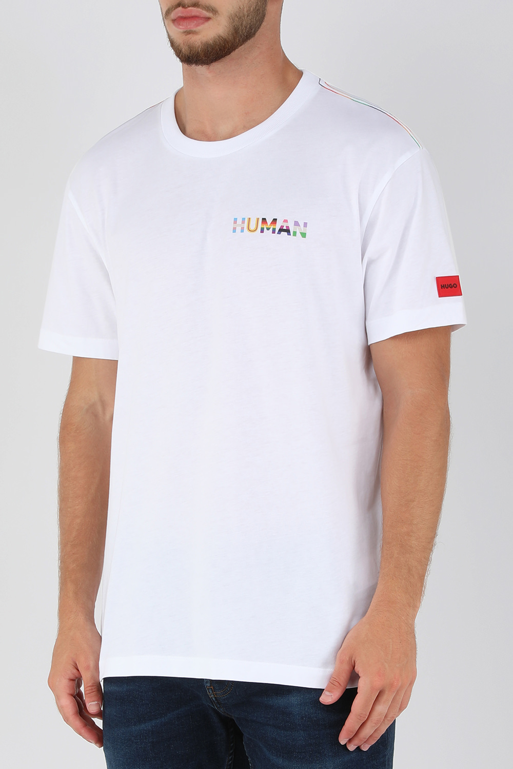 תמונת דוגמן קידמית של חולצת טי גאווה עם סלוגן צבעוני