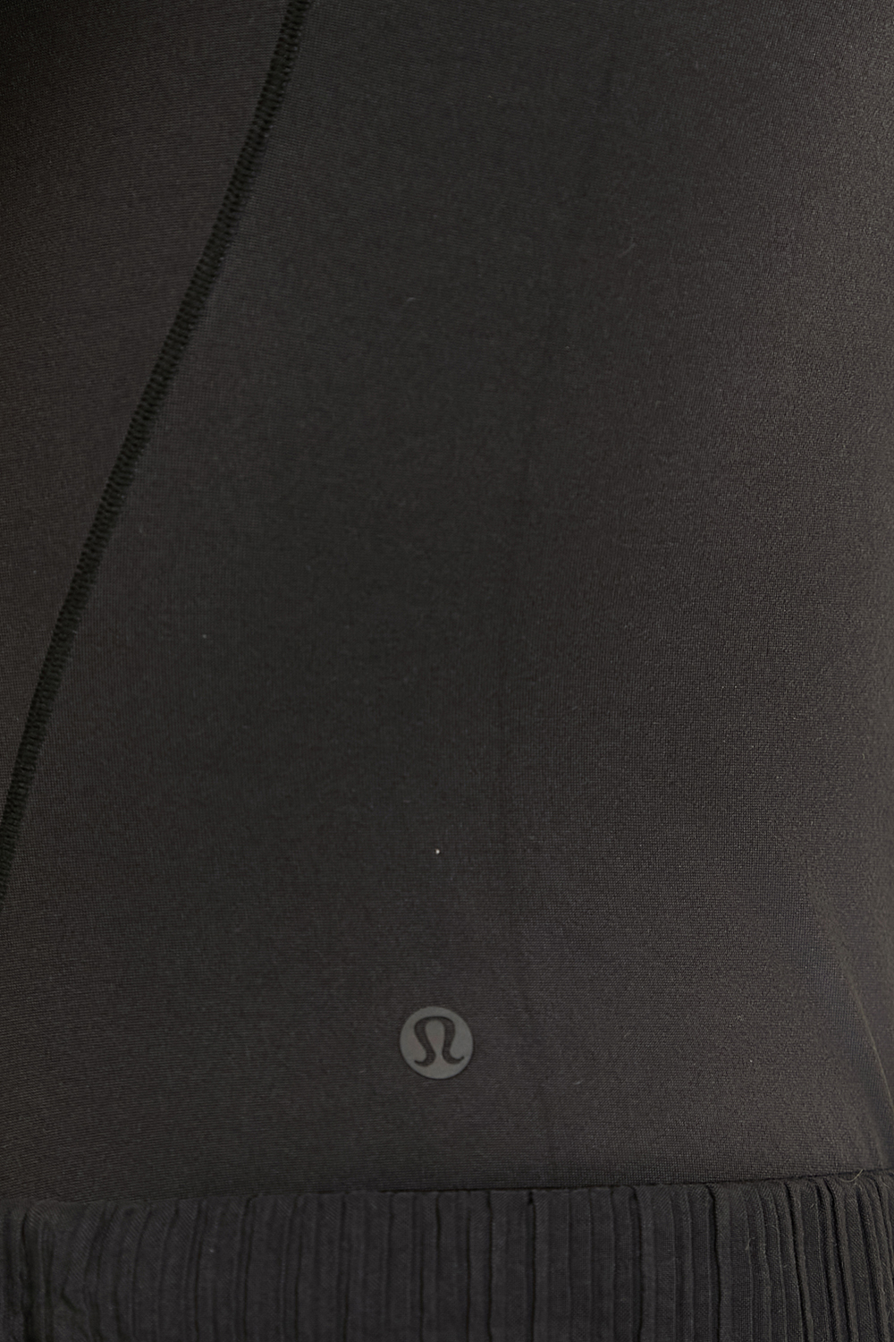 תמונת תקריב דוגמן של Nulu Short-Sleeve Crew Thong Bodysuit