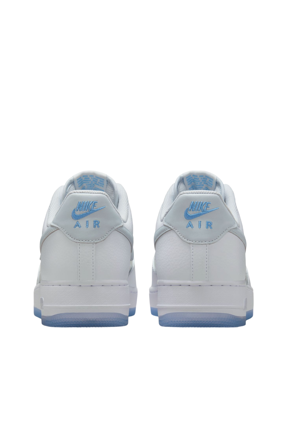 תמונת תקריב של נעלי סניקרס אייר ג'ורדן 1 רטרו ארבעת המופלאים