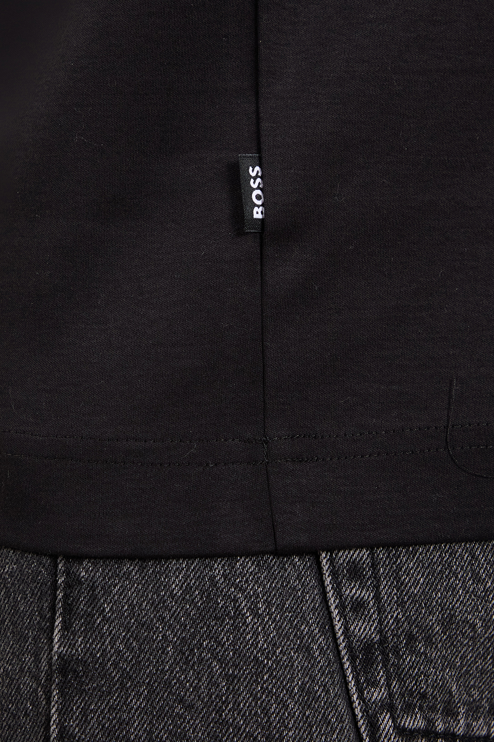 תמונת תקריב דוגמן של חולצת טי