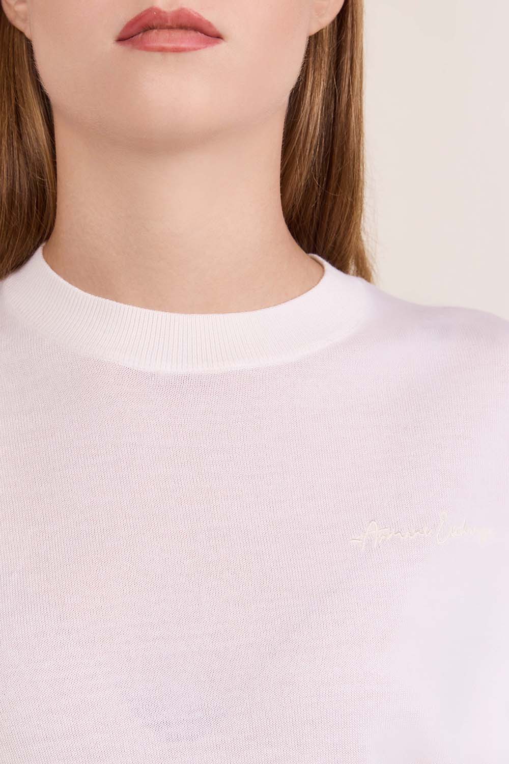 תמונת תקריב דוגמן של חולצת טי ארוכה