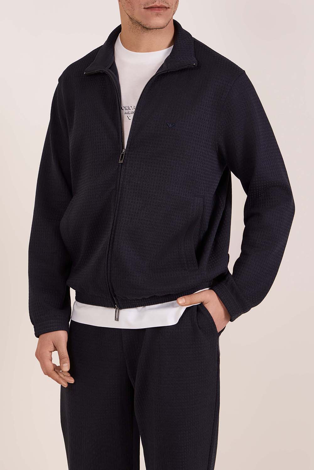 תמונת דוגמן קידמית של סווטשירט ופל