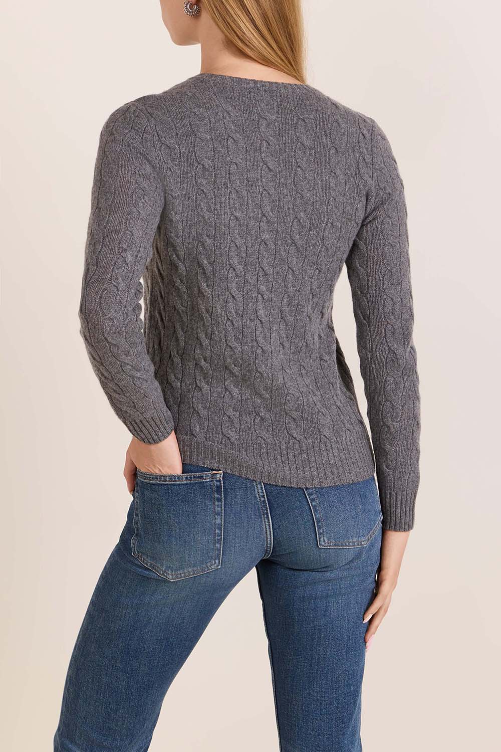 תמונת דוגמן אחורית של סריג צמר וקשמיר