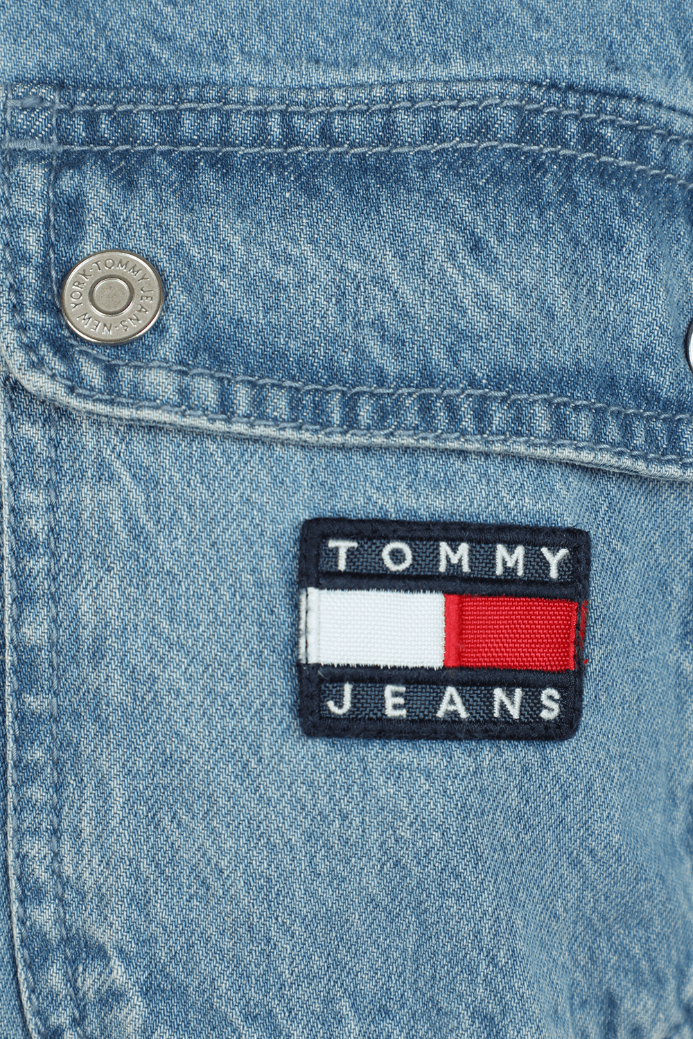 תמונה אחורית של אוברול גינס קצר עם רוכסן בגוון כחול