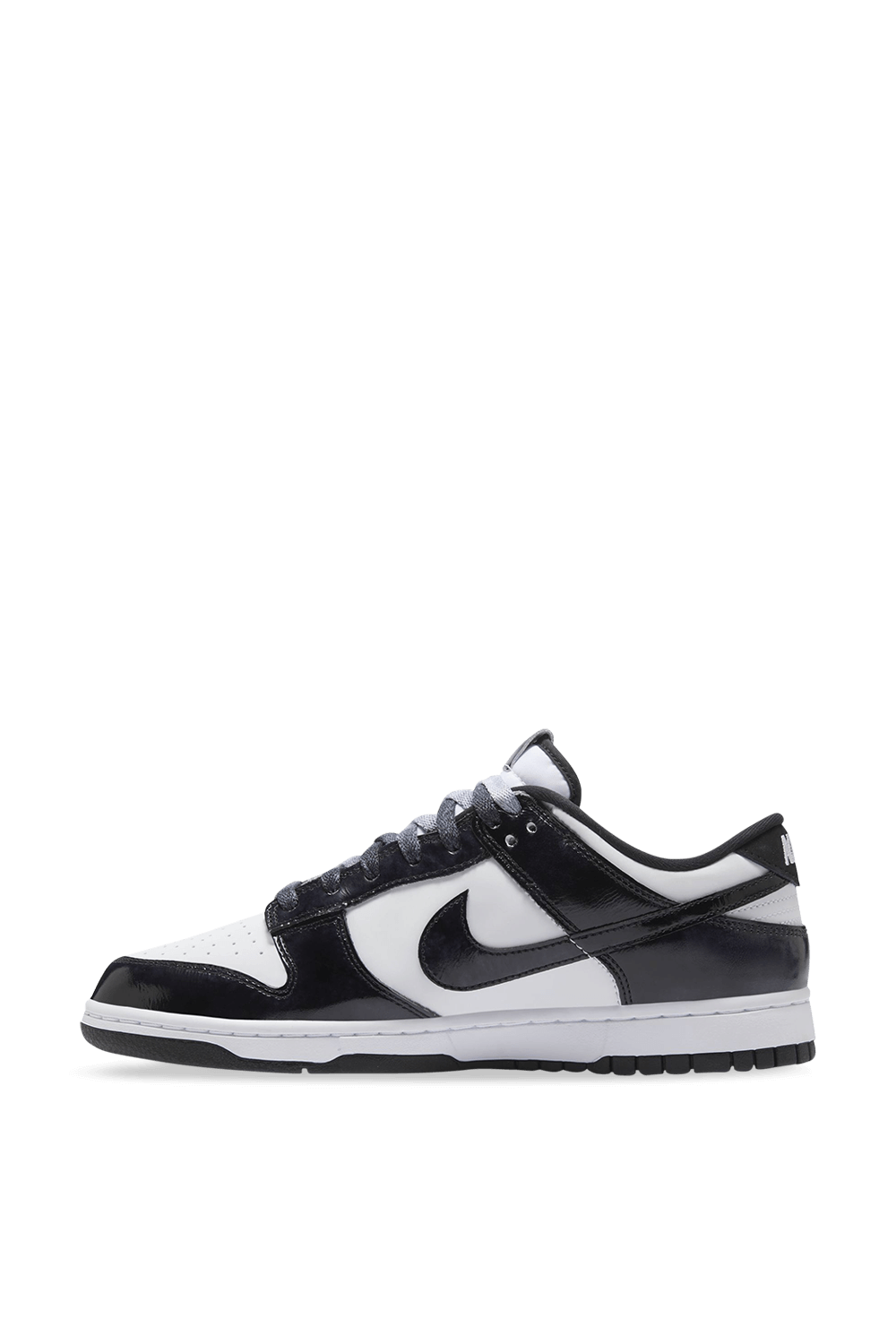 תמונה אחורית של נעלי סניקרס דאנק רטרו