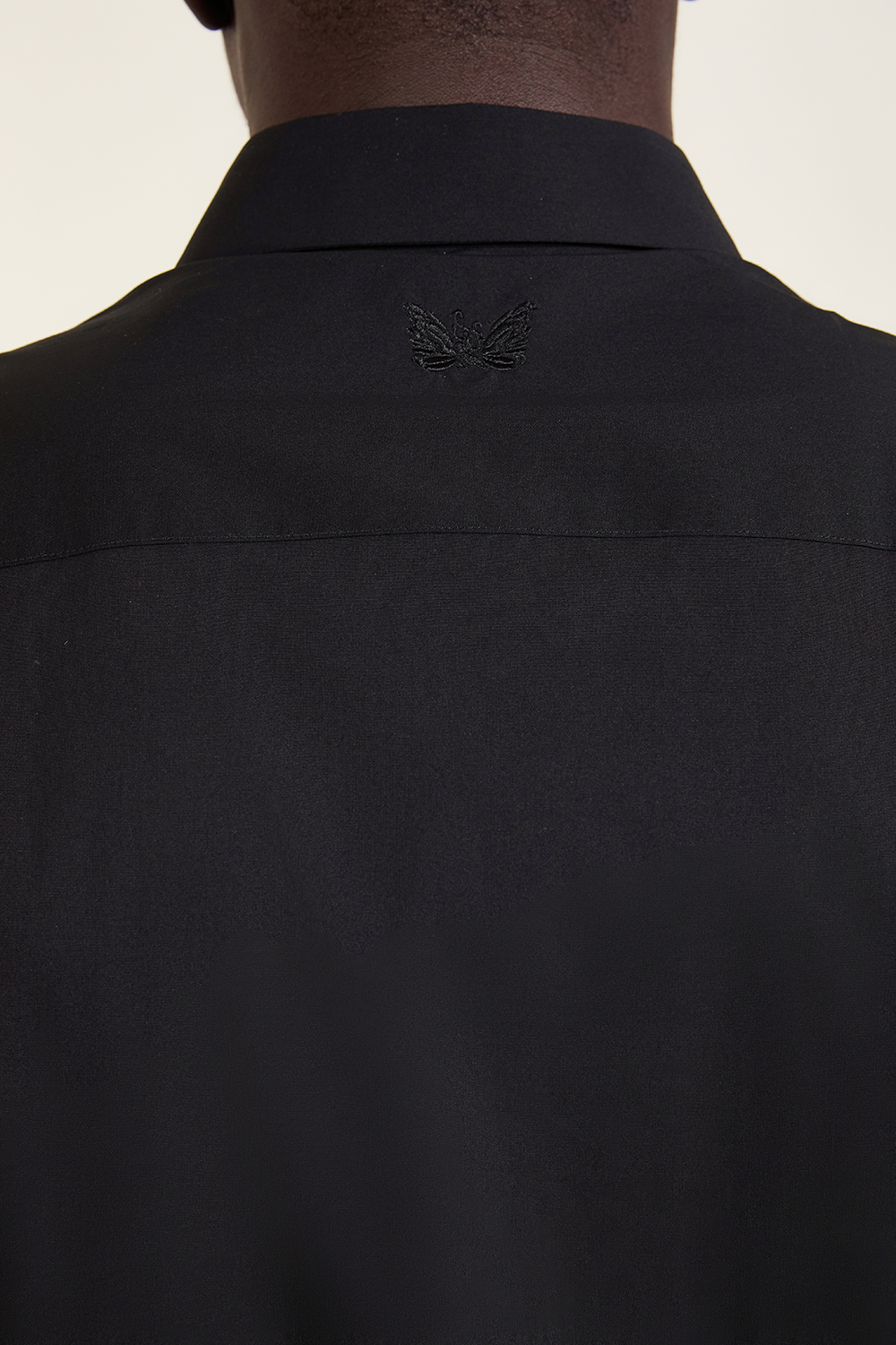 חולצה מכופתרת