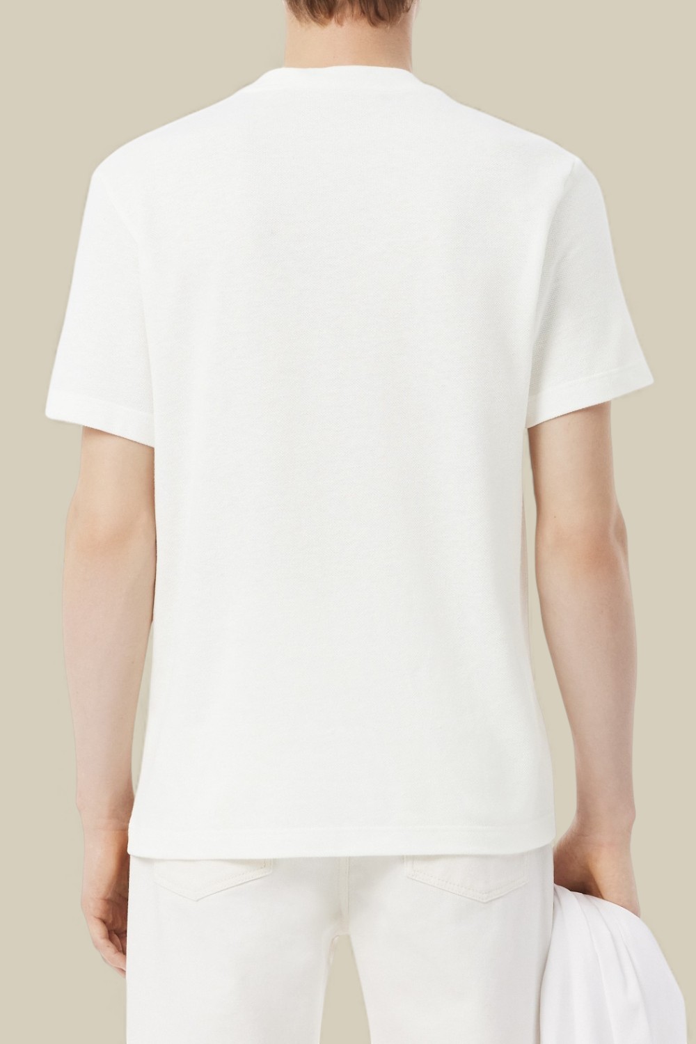 תמונת דוגמן אחורית של חולצת טי