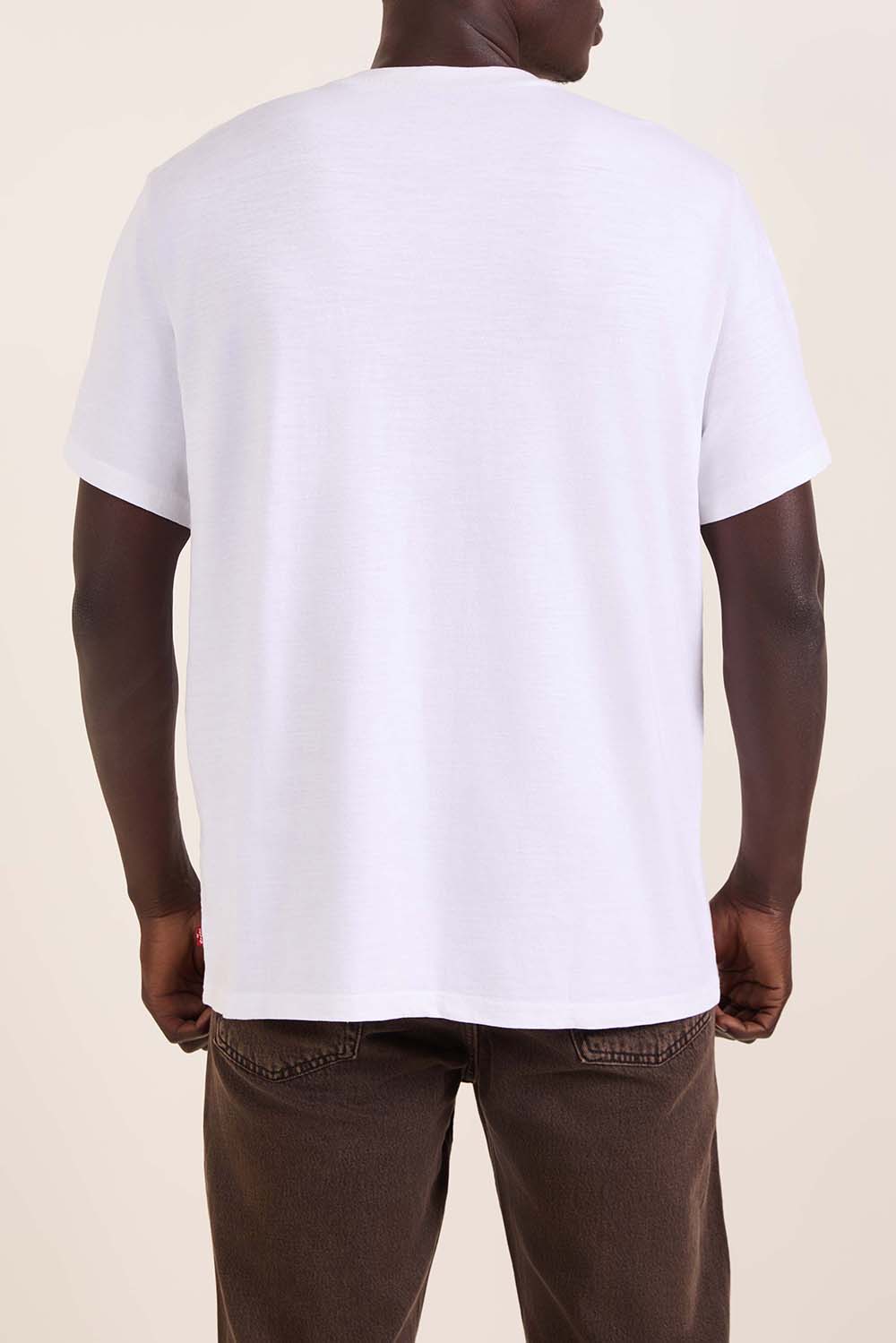 תמונת דוגמן אחורית של חולצת טי