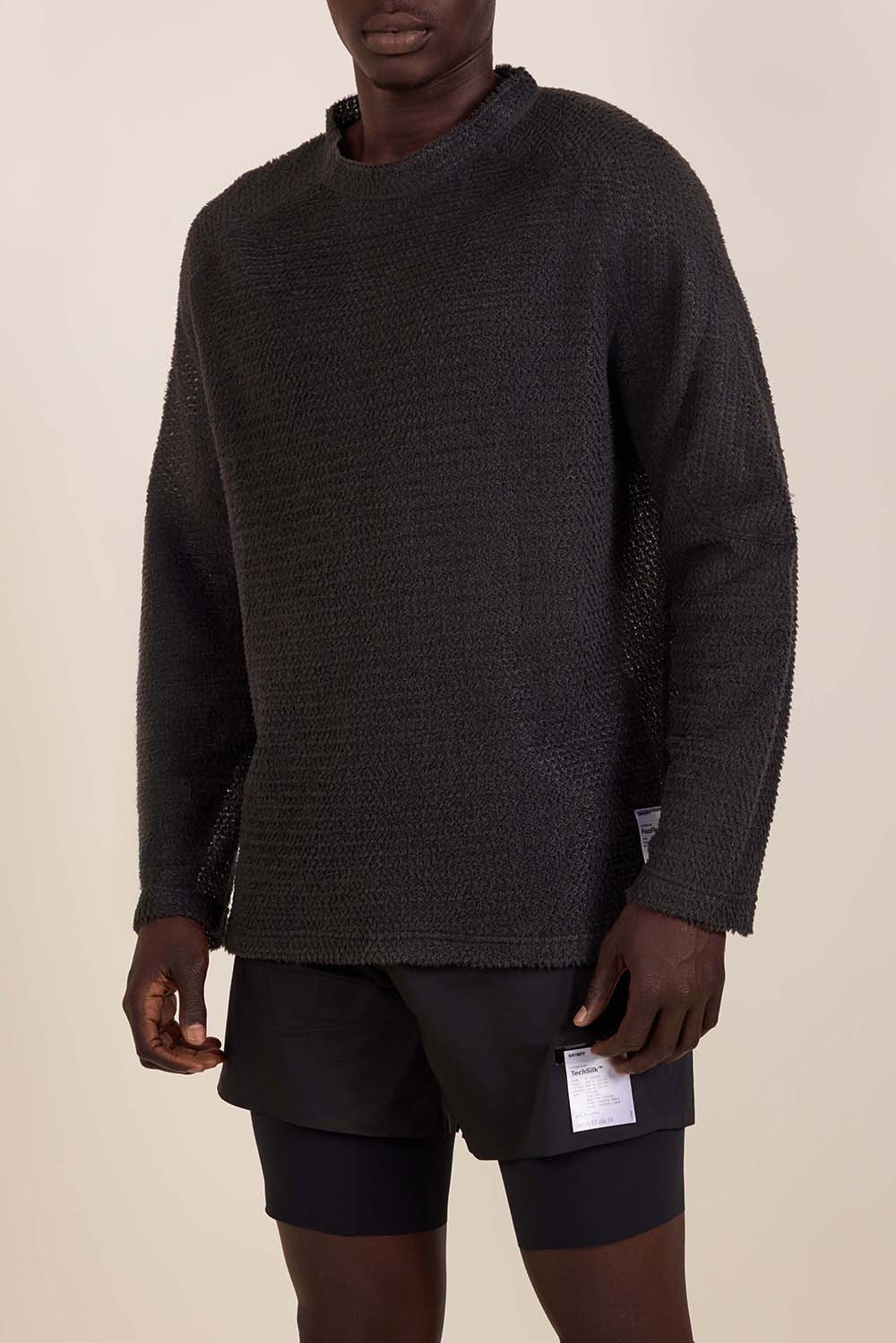 תמונת דוגמן קידמית של חולצת טי פליז לאימון