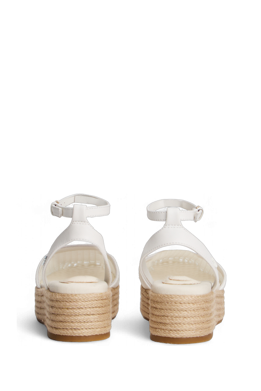 תמונת תקריב של נעלי אספרדיל עקב