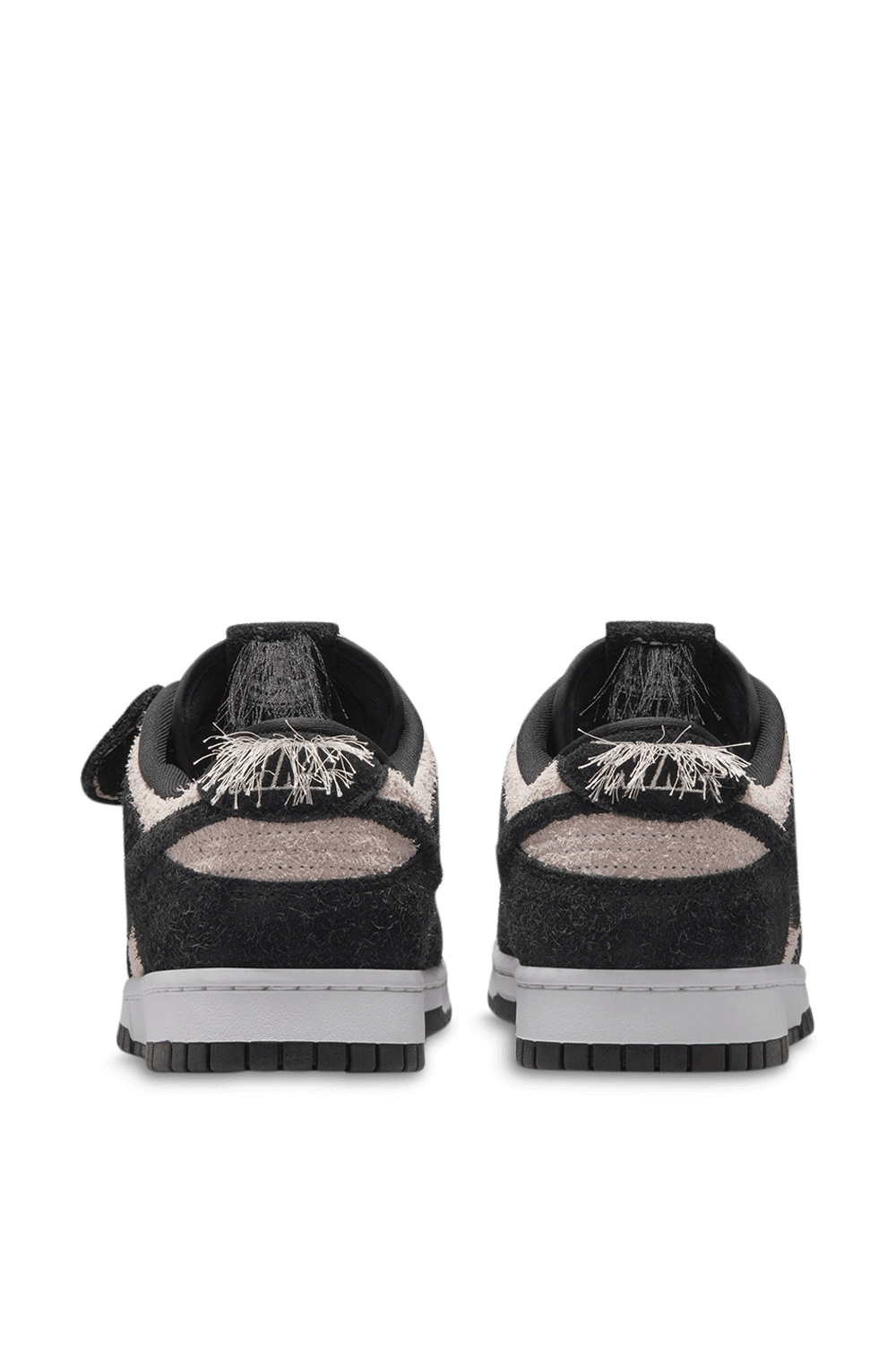 תמונת תקריב של נעלי סניקרס דאנק רטרו