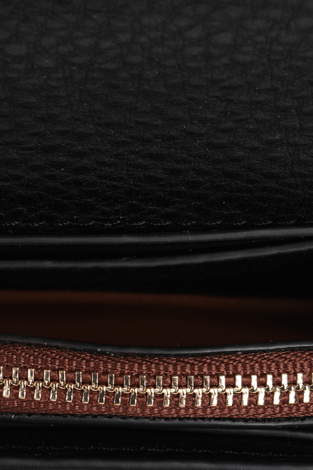 תמונת פנים של ארנק מילר מיני בגוון שחור