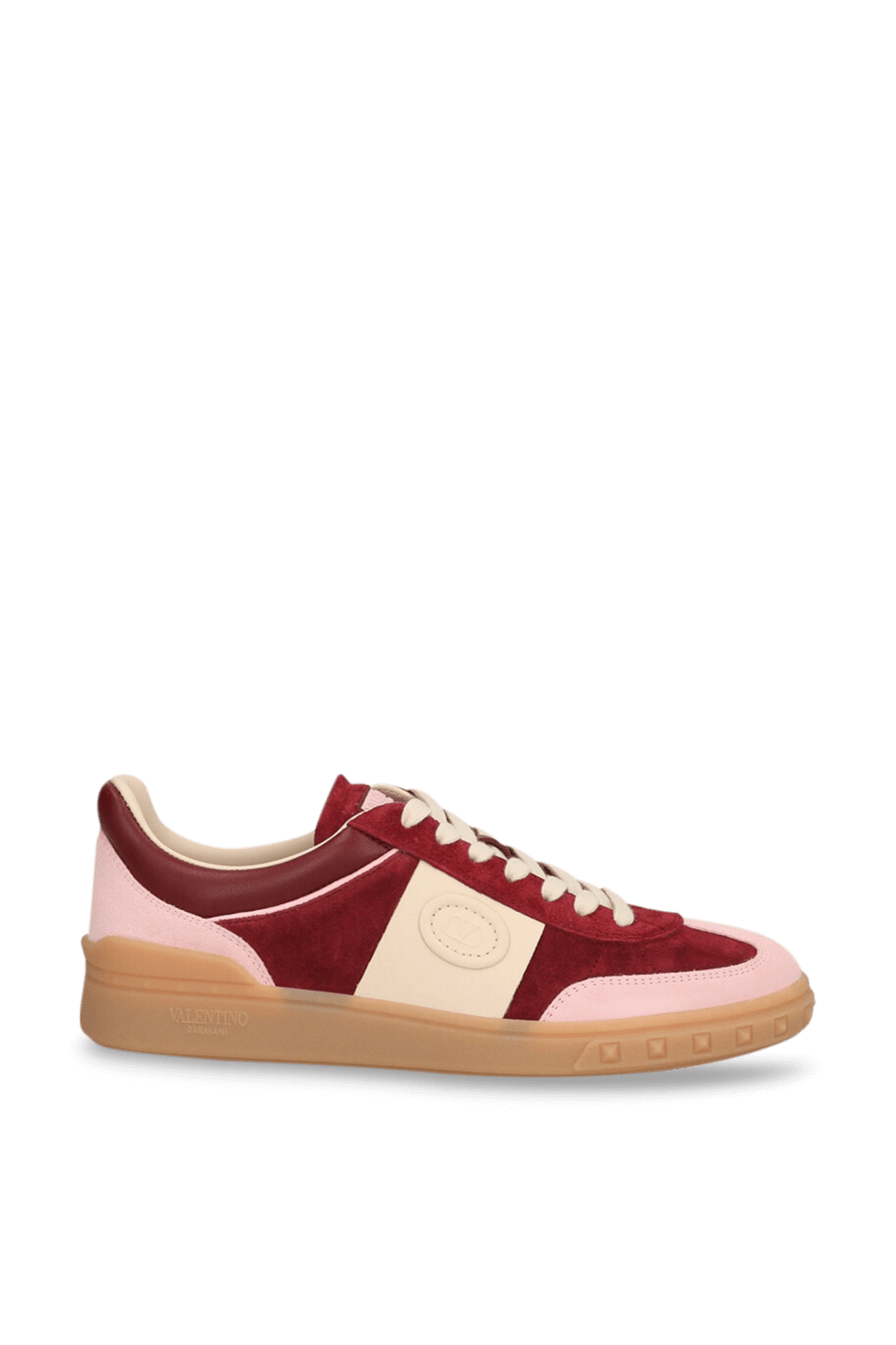 תמונה קידמית של נעלי סניקרס