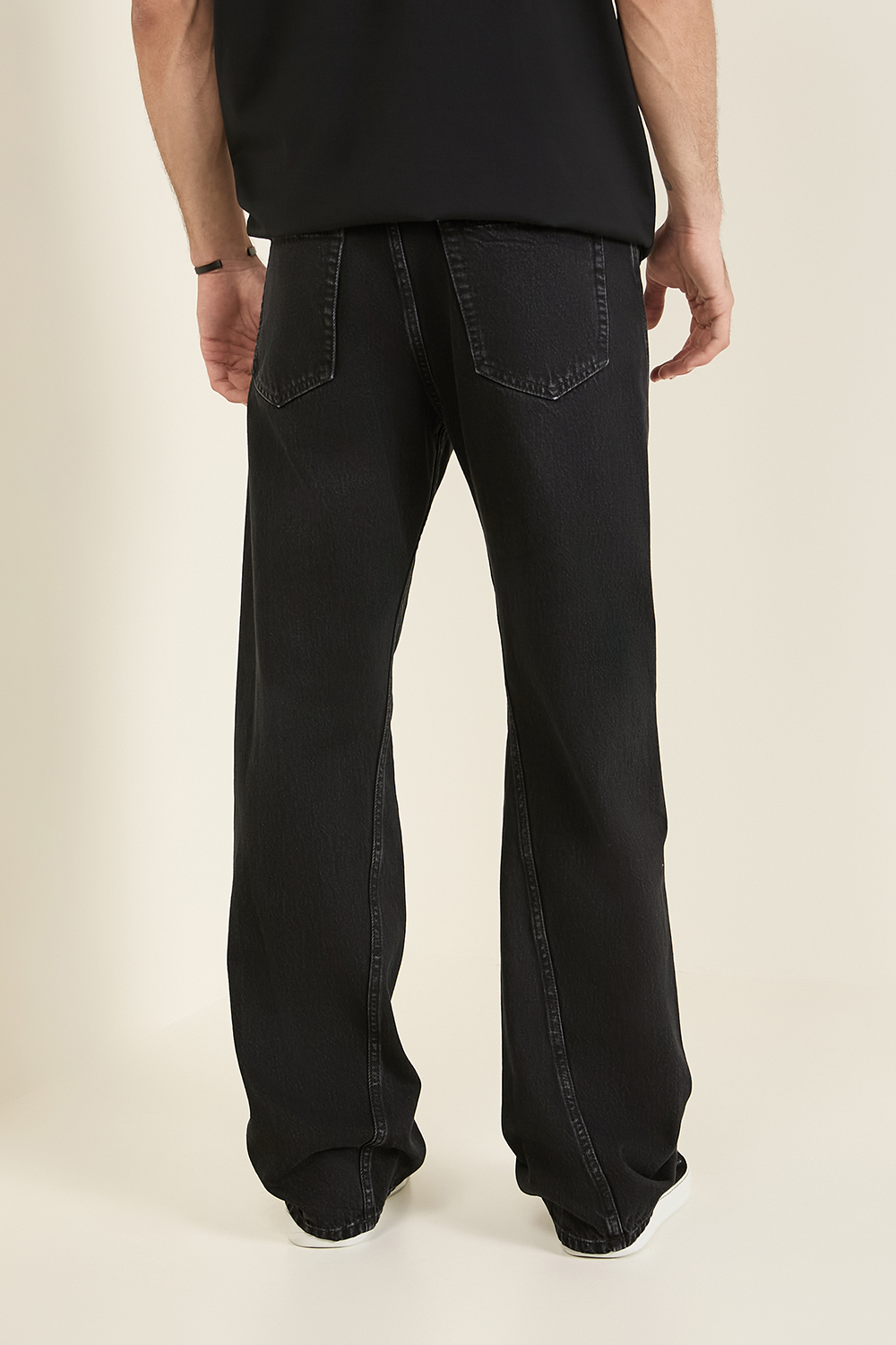 תמונת דוגמן אחורית של מכנסי ג'ינס