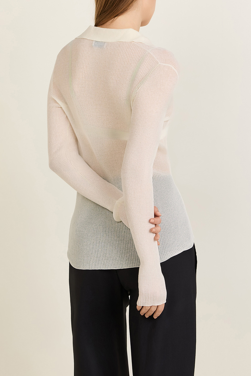 תמונת דוגמן אחורית של חולצת פולו