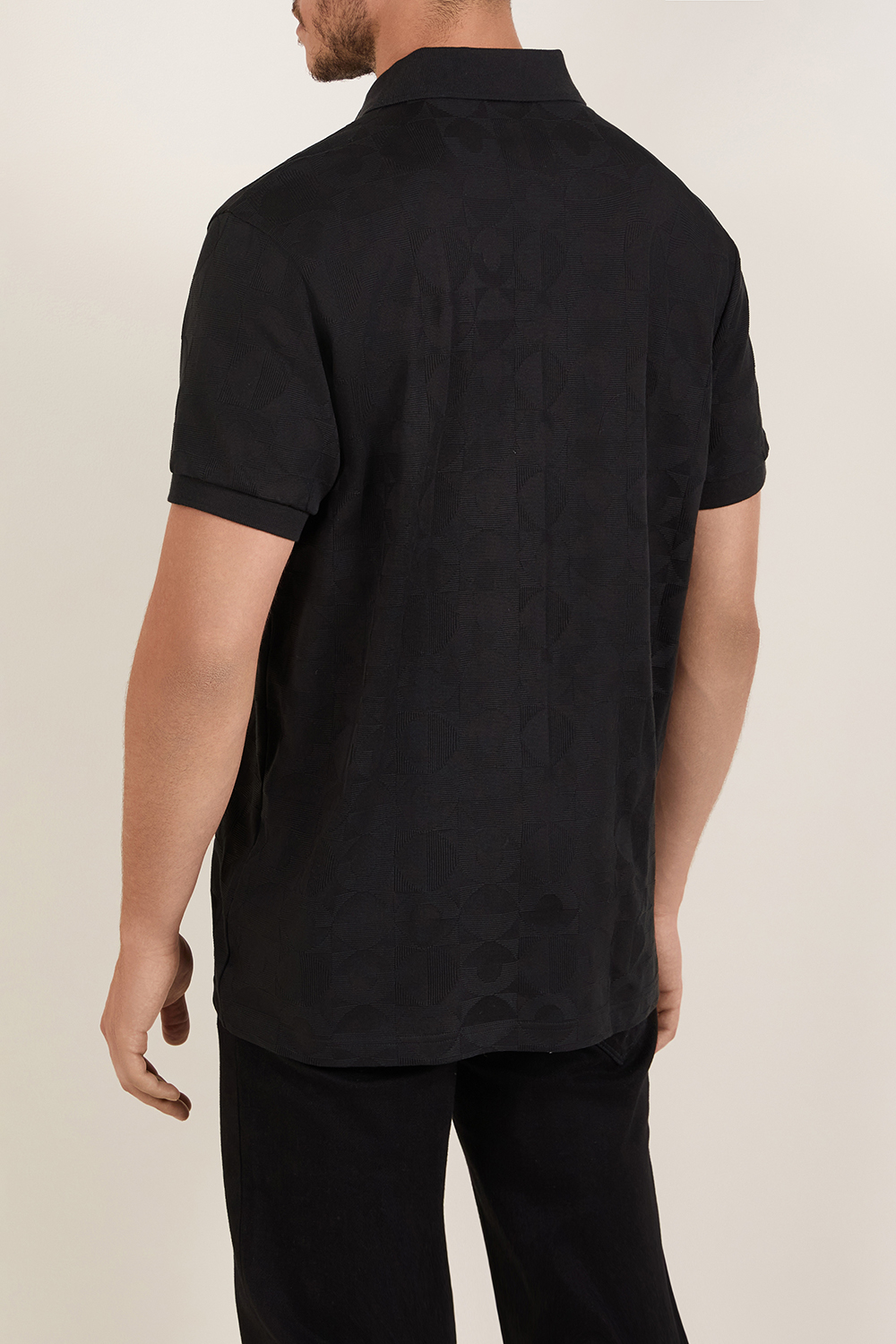 תמונת דוגמן אחורית של חולצת פולו