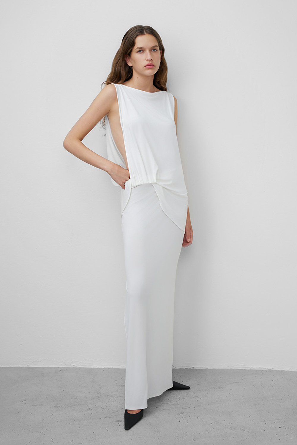 תמונת דוגמן קידמית של שמלת גופייה