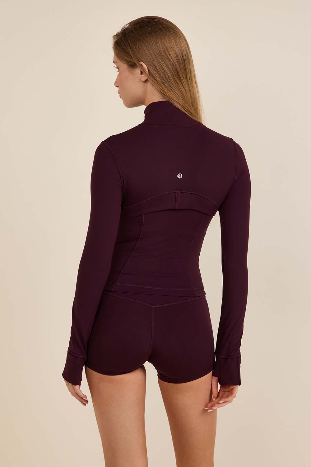 תמונת דוגמן אחורית של Define Cropped Jacket Nulu