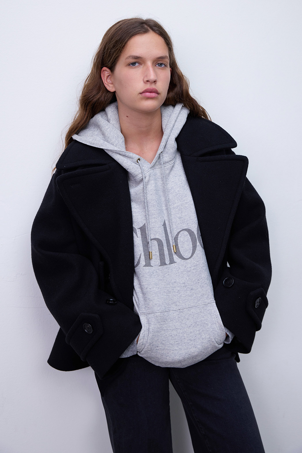 תמונת דוגמן קידמית של סווטשירט קפוצ'ון