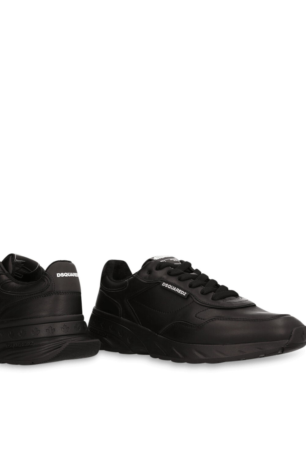 תמונת תקריב של נעלי סניקרס