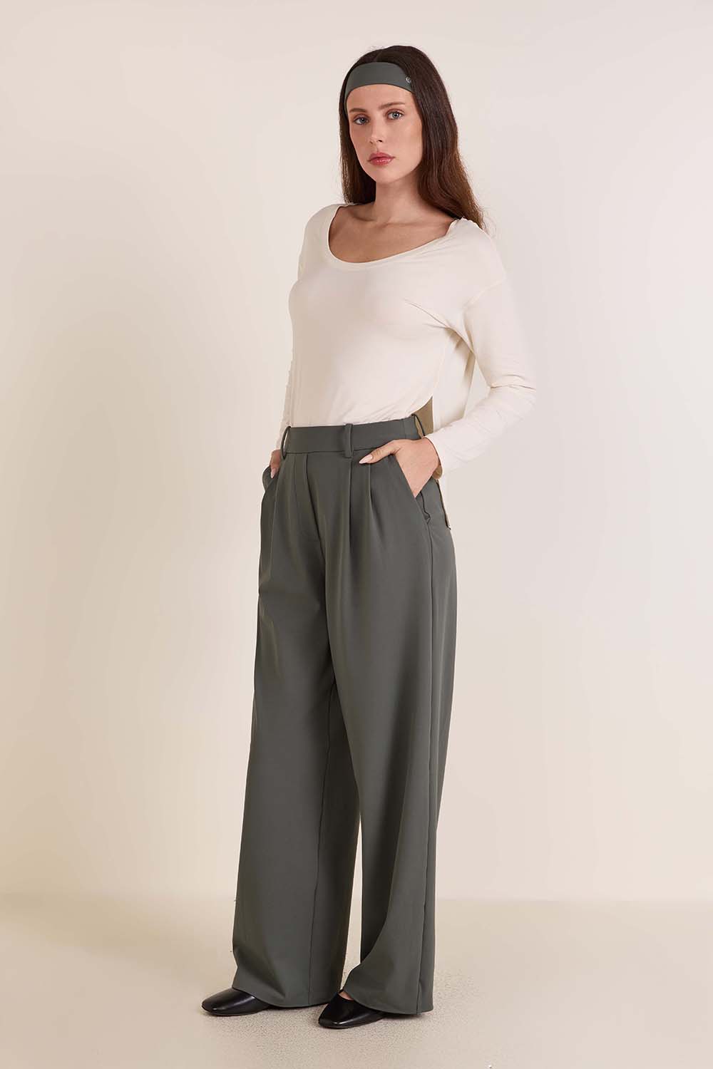 תמונת דוגמן קידמית של Luxtreme&trade; training headband