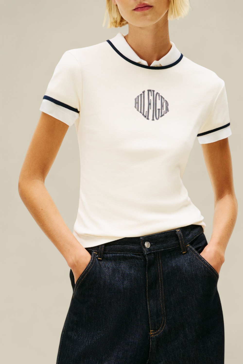 תמונת דוגמן קידמית של חולצת טי