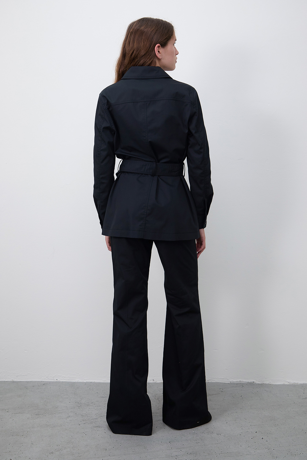 תמונת דוגמן אחורית של ז'קט כותנה