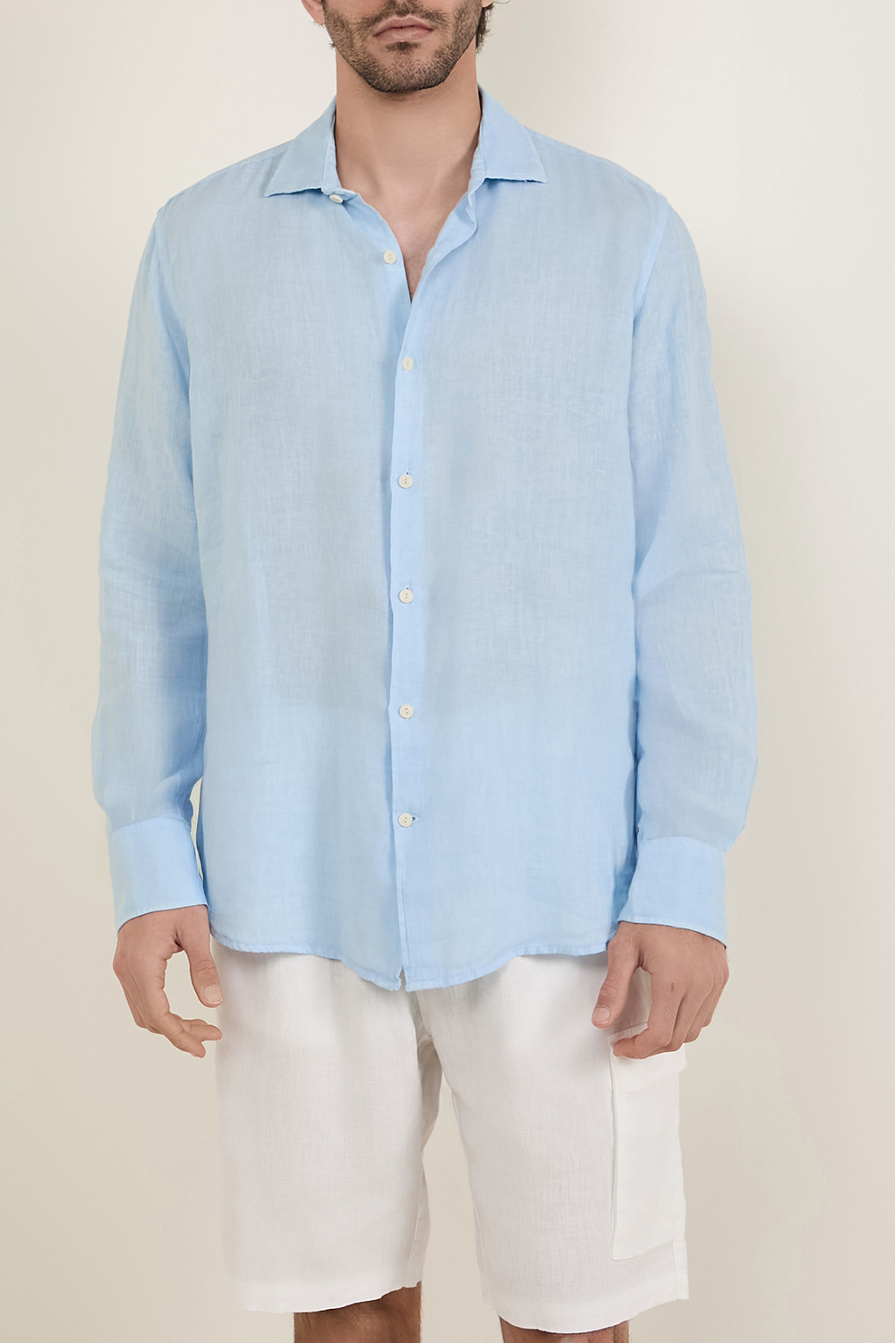 תמונת דוגמן קידמית של חולצה מכופתרת