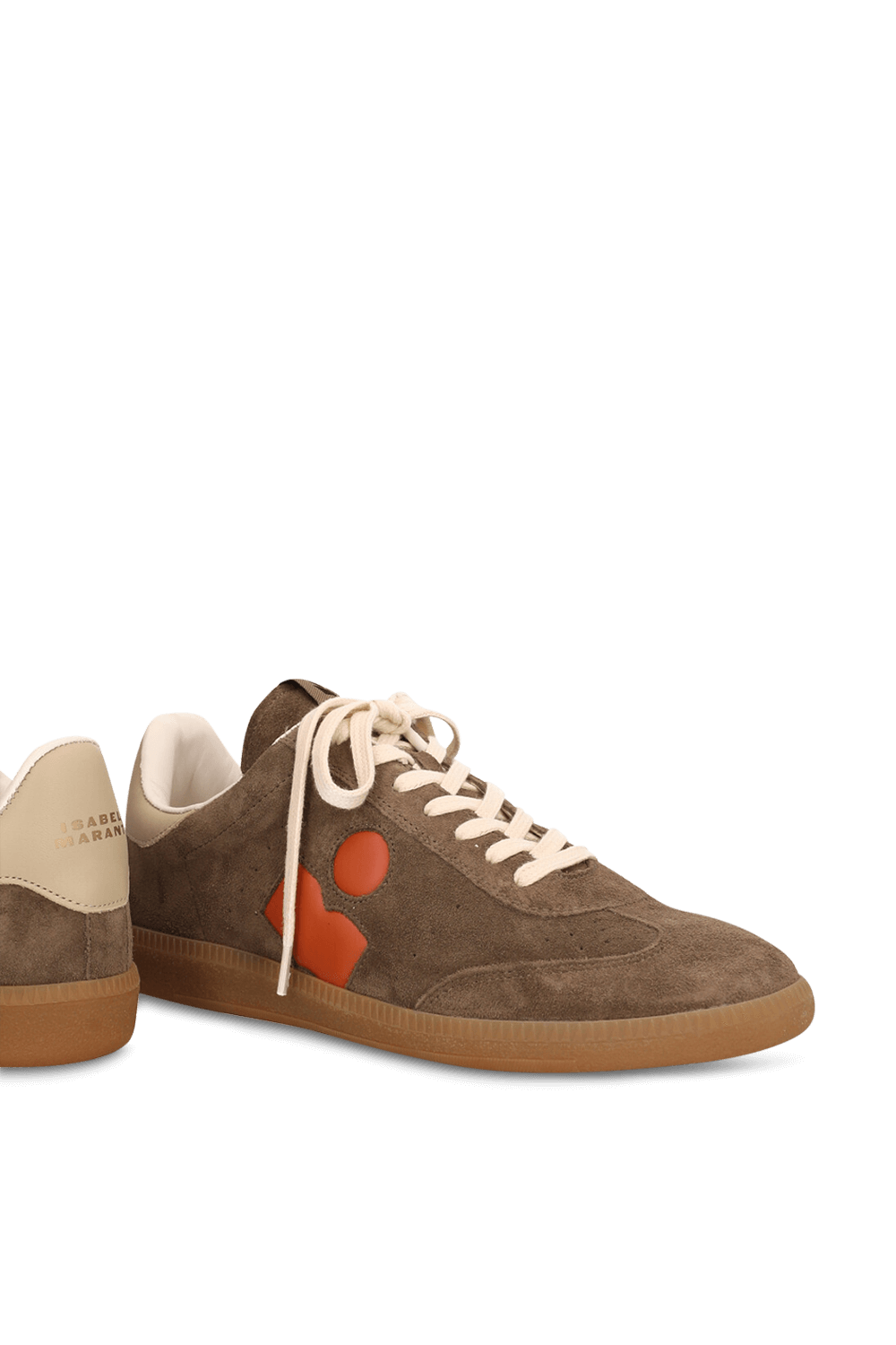 תמונת תקריב של נעלי סניקרס