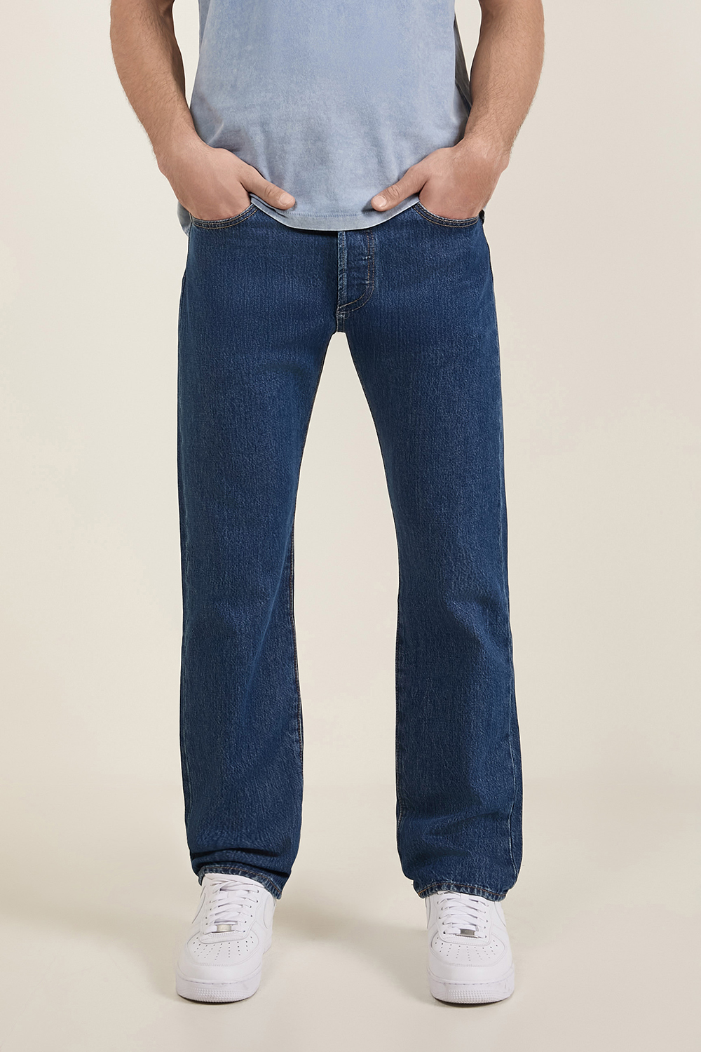 תמונת דוגמן קידמית של מכנסי סלים ג'ינס 501