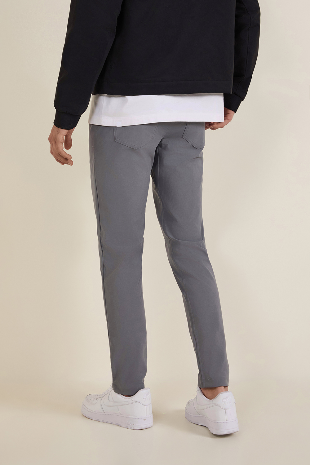 תמונת דוגמן אחורית של ABC Slim-Fit 5 Pocket Pant 32'' Warpstreme