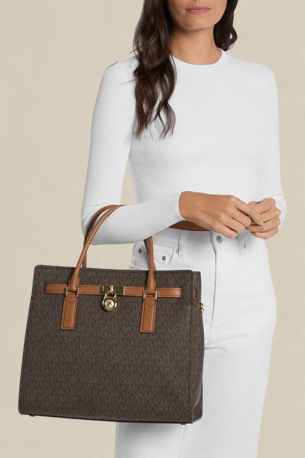 תמונת דוגמן קידמית של תיק נשיאה סאטצ'ל לארג'