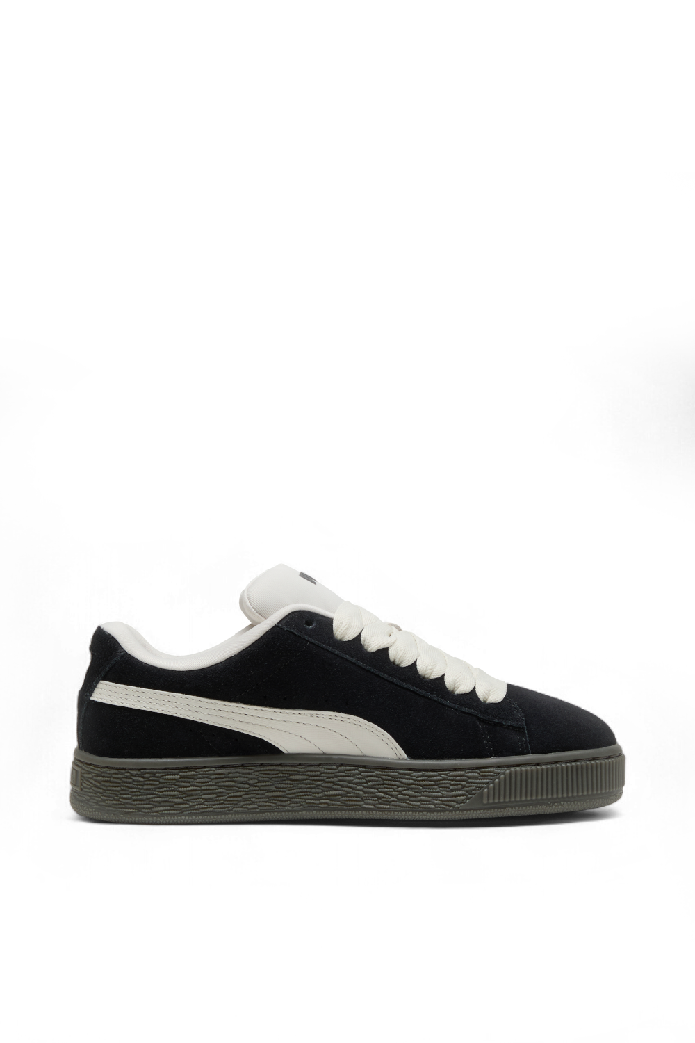 תמונה קידמית של נעלי סניקרס סוויד אקסטרה לארג'