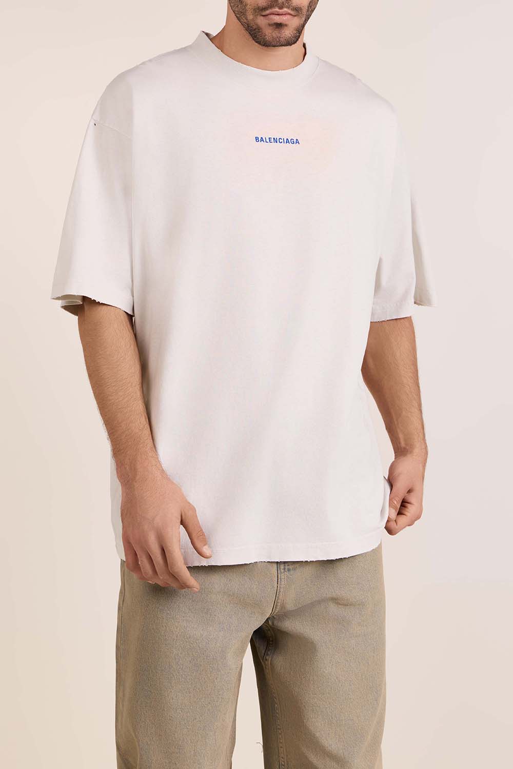 תמונת דוגמן קידמית של חולצת טי נינוחה