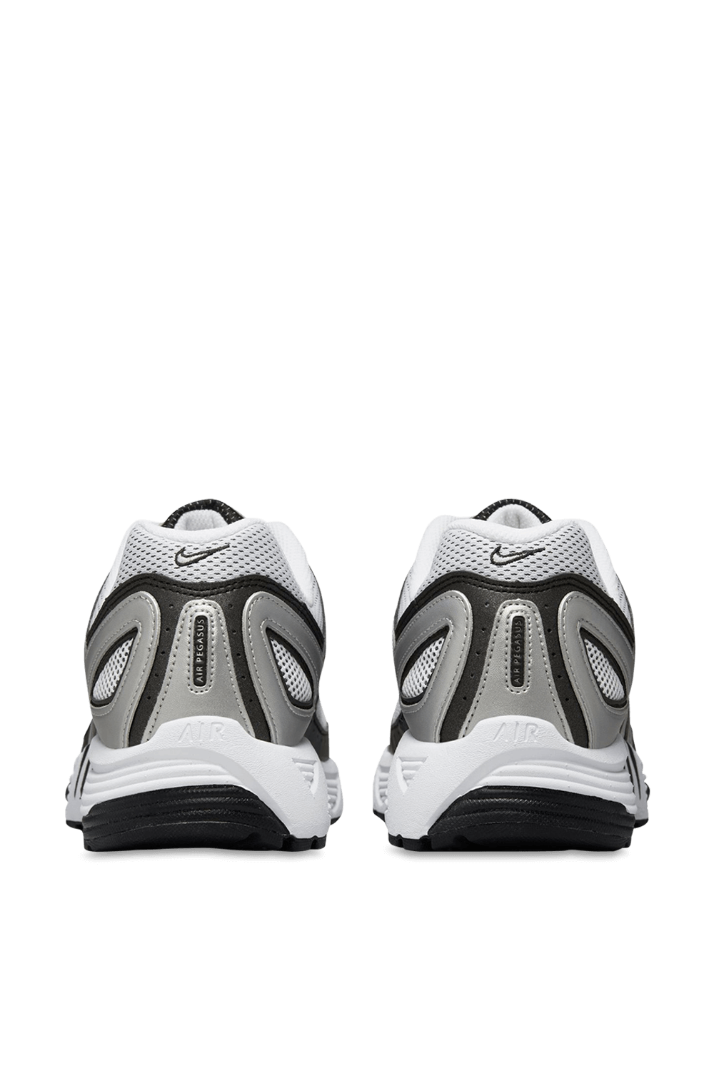 תמונה אחורית של נעלי סניקרס נייקי אייר פגסוס 2005