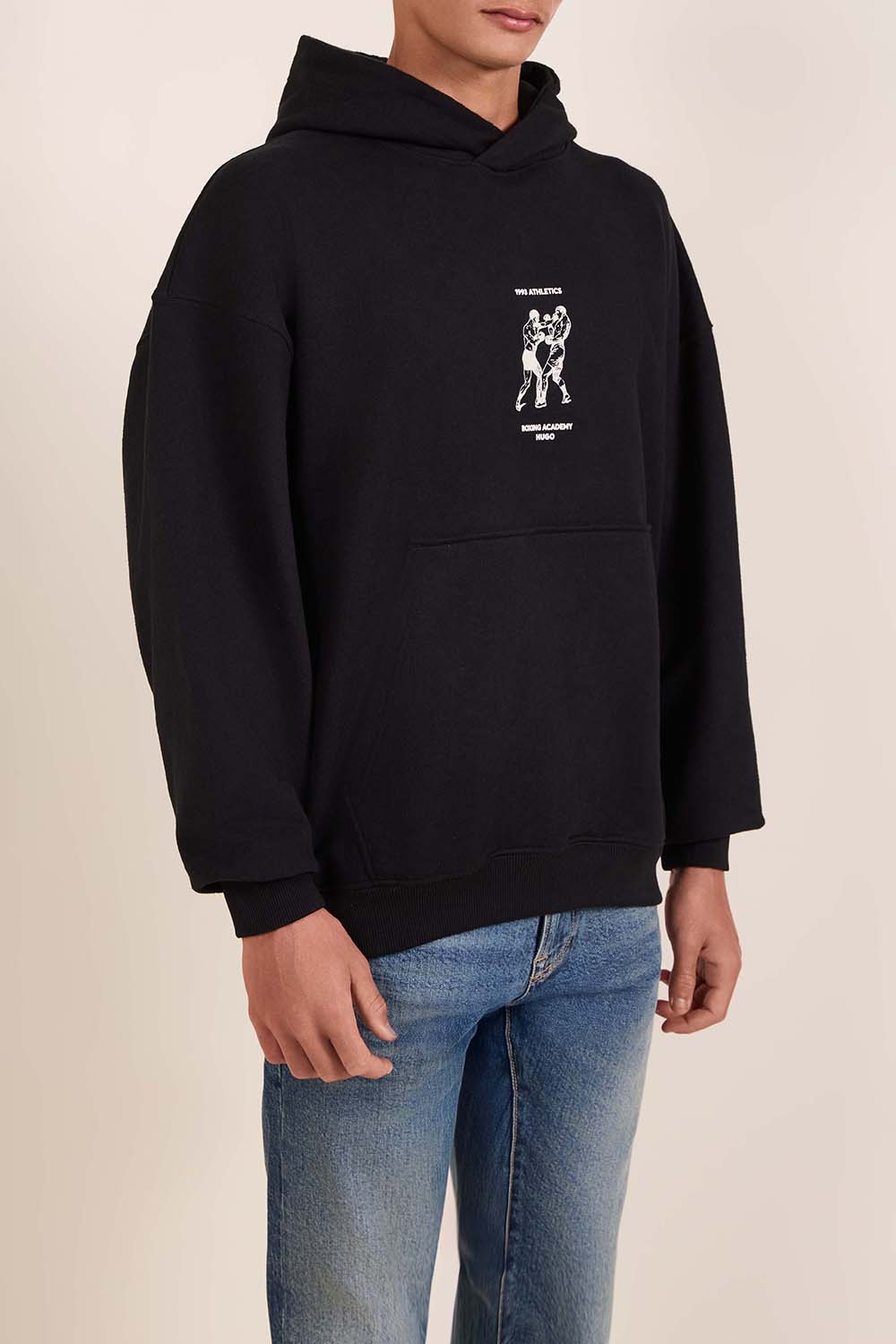 תמונת דוגמן קידמית של סווטישרט קפוצ'ון אוברסייז