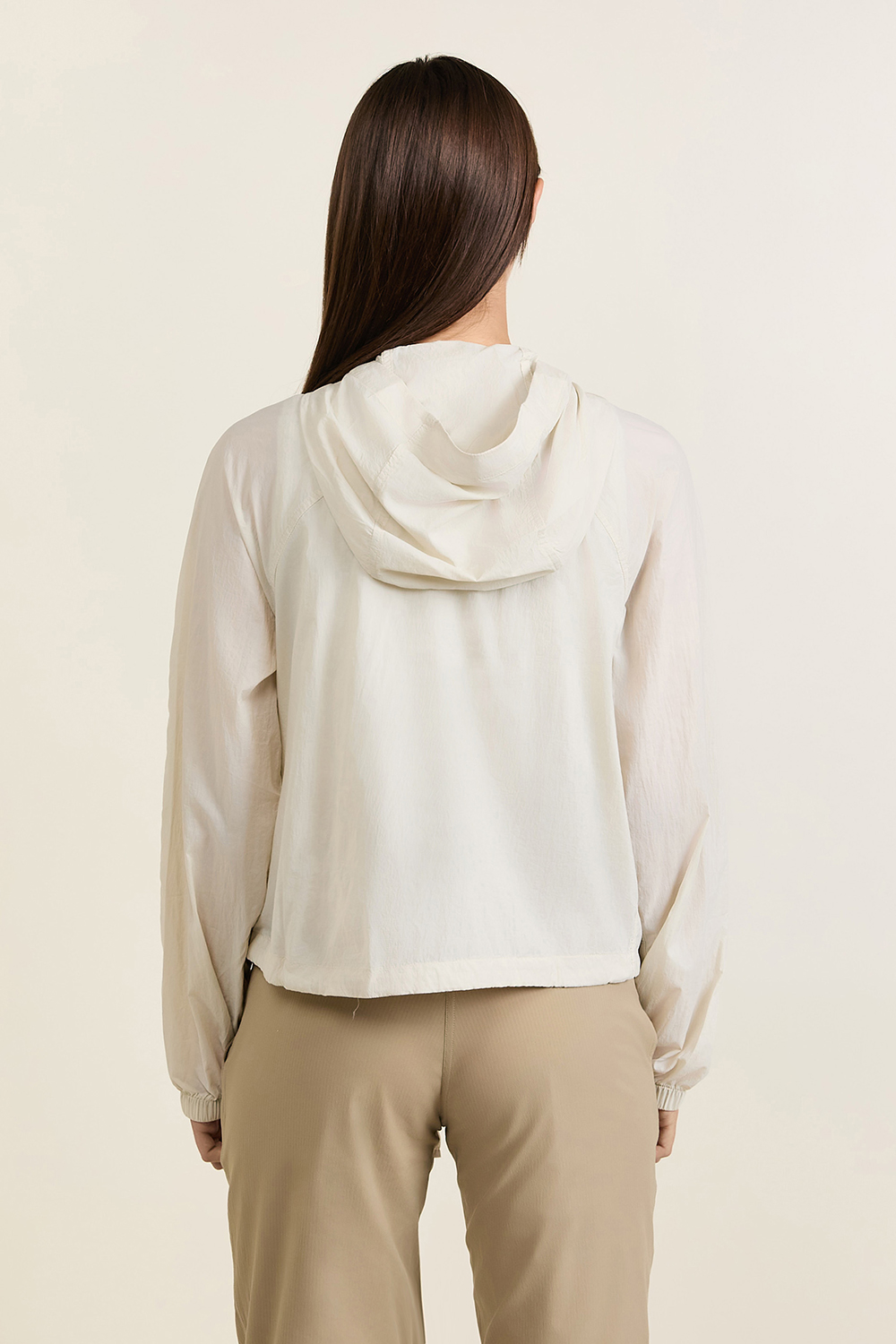 תמונת דוגמן אחורית של Hood lite jacket