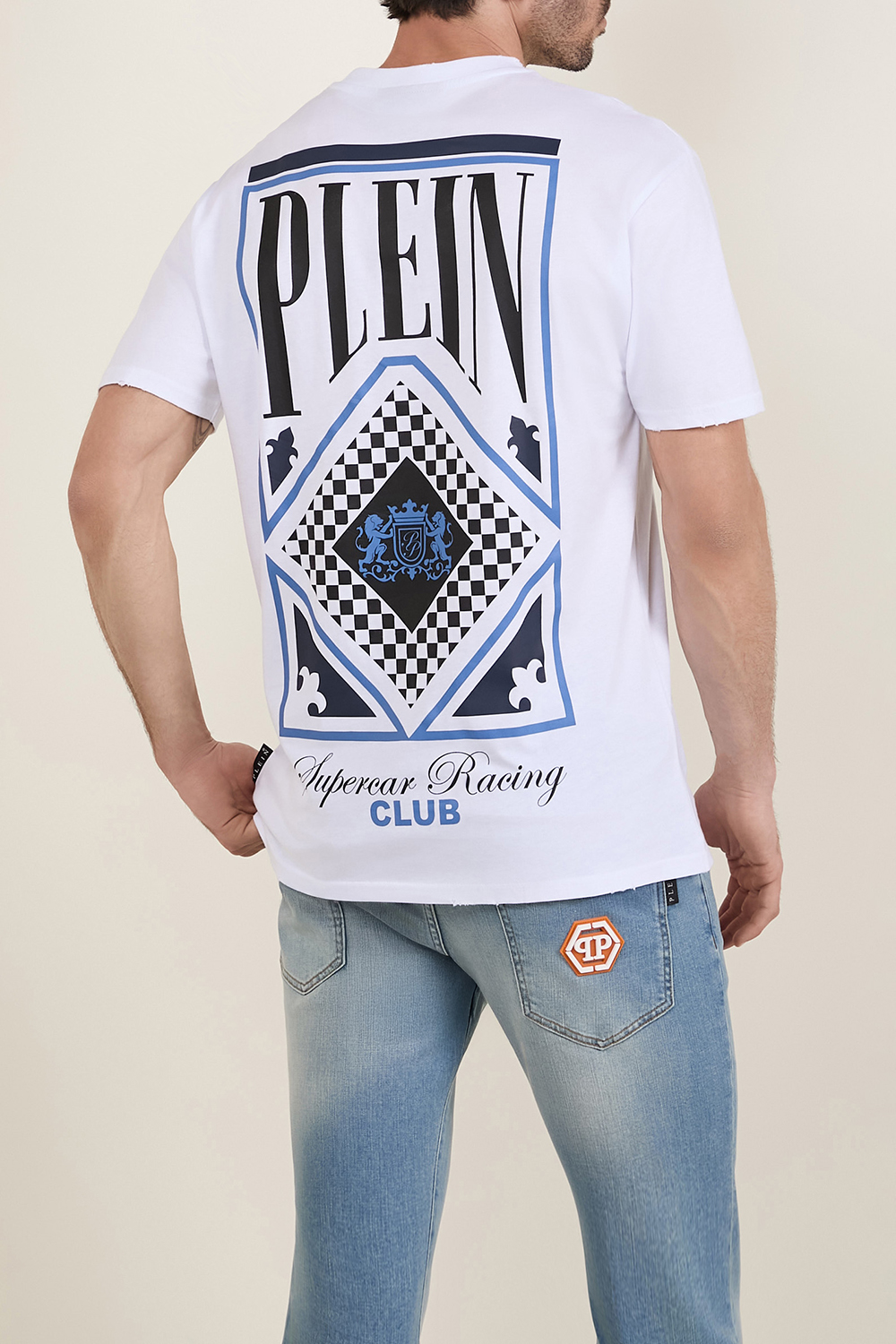 תמונת דוגמן אחורית של חולצת טי