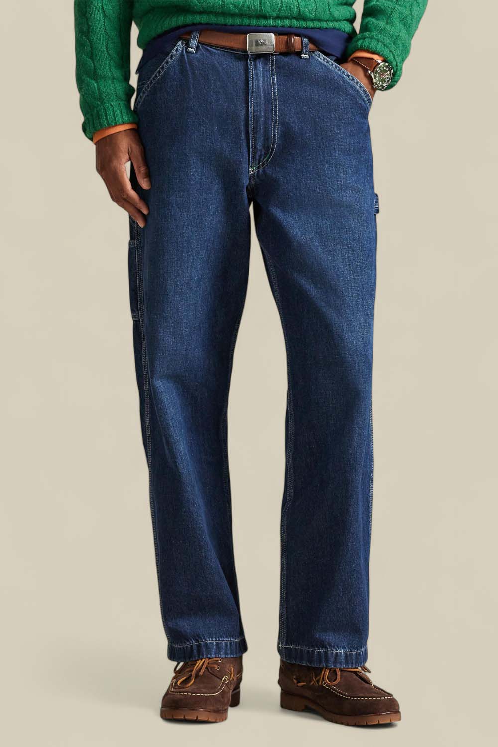 תמונת דוגמן קידמית של מכנסי ג'ינס בגזרה ישרה