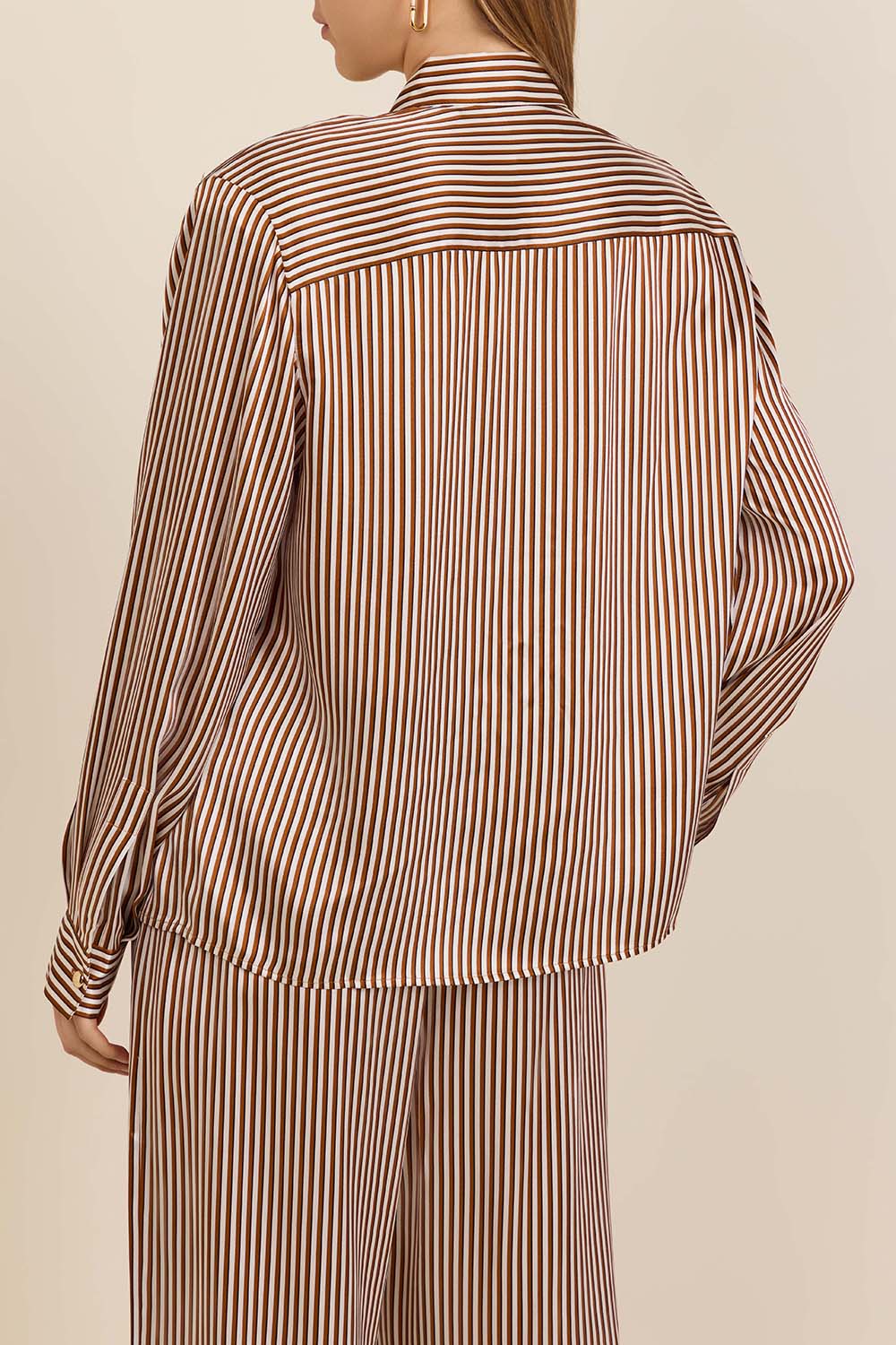 תמונת דוגמן אחורית של חולצת פיג'מה ריטץ' X פריים