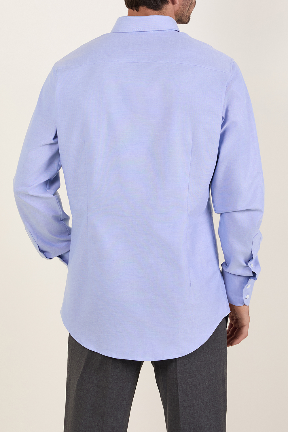 תמונת דוגמן אחורית של חולצת כפתורים סלים פיט