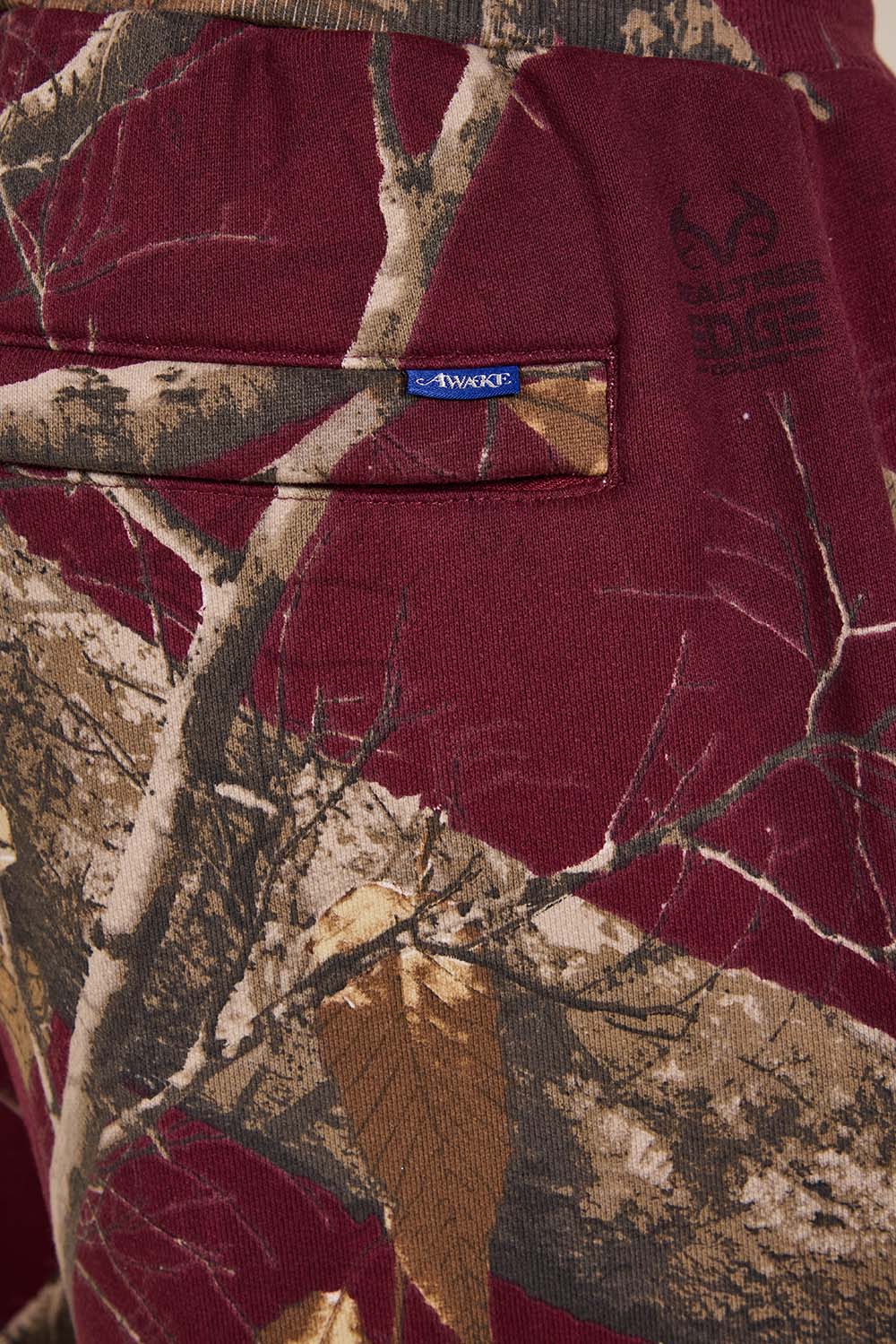 תמונת תקריב דוגמן של מכנסי ג'וג רחבים