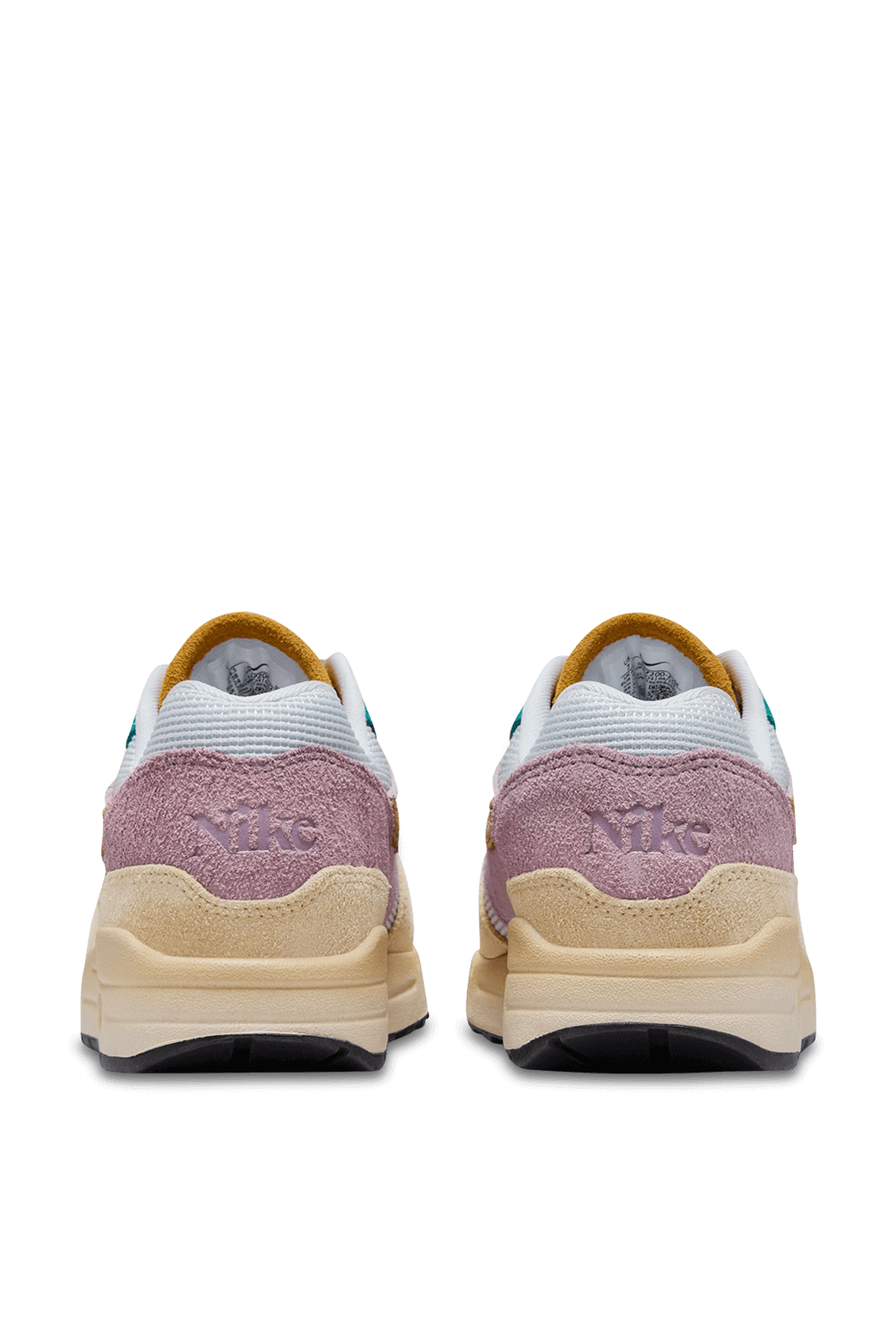 תמונת תקריב של נעלי סניקרס אייר מקס 1 87' פרמיום