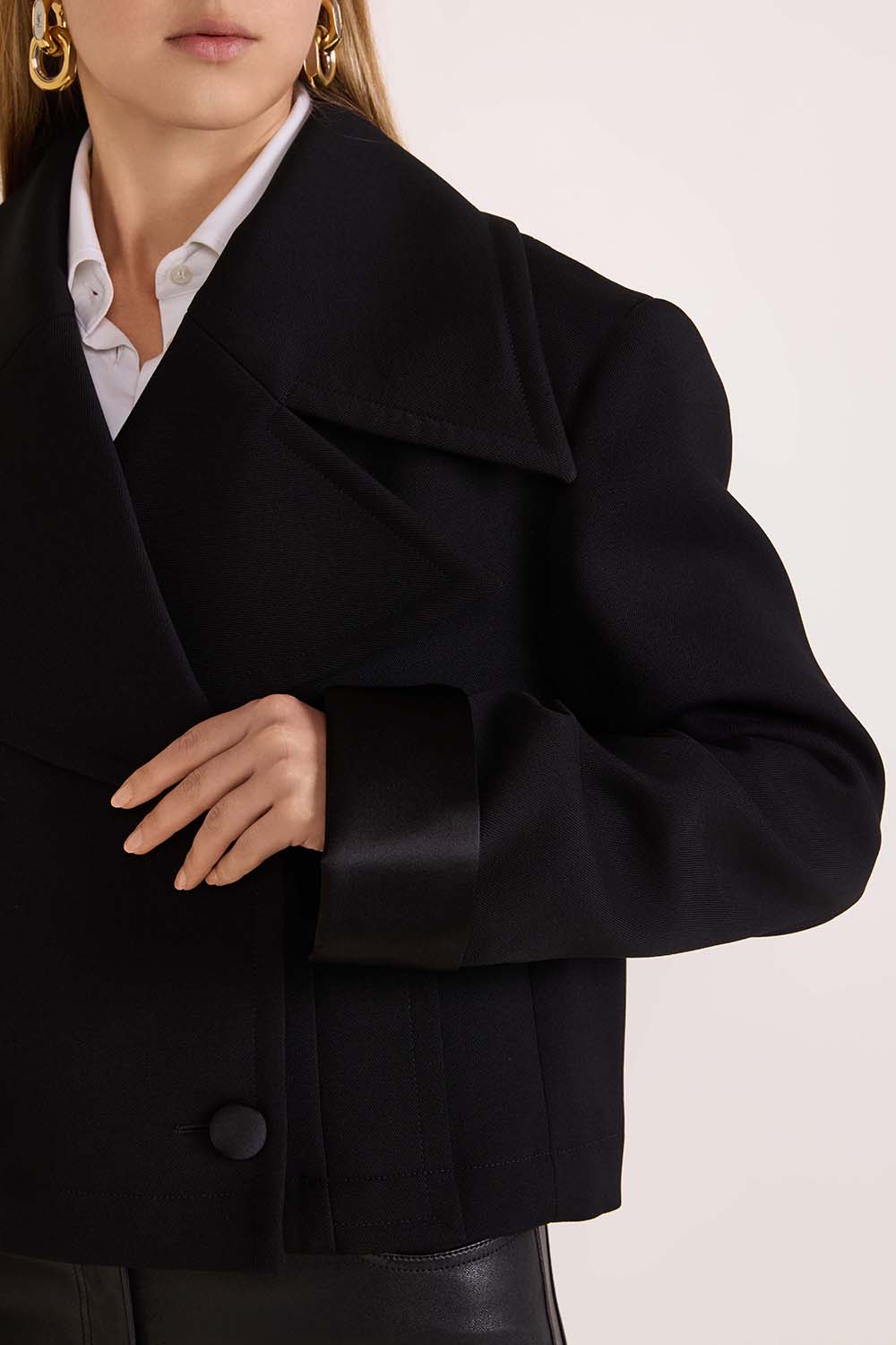 תמונת תקריב דוגמן של ז'קט צמר